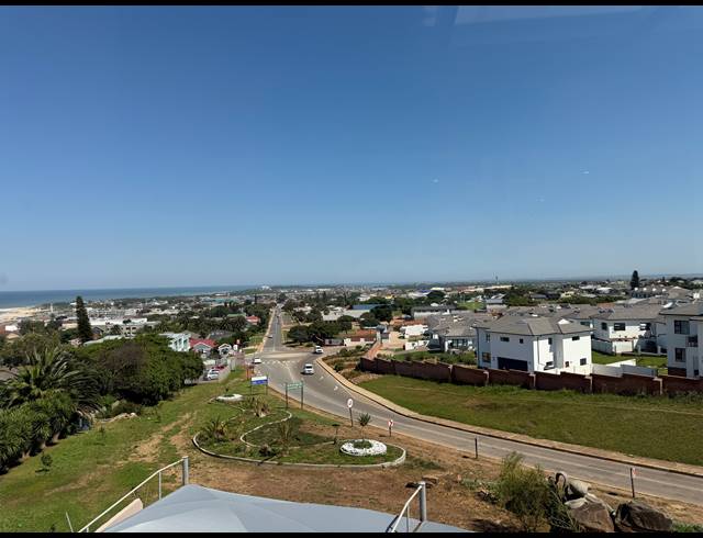 2 BEDROOM APARTMENT FOR SALE IN JEFFREYS BAY CENTRAL